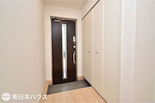 玄関を拡大表示
