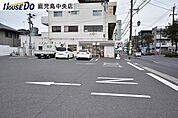 【セブンイレブン鹿児島田上3丁目店】鹿児島市田上3丁目にあるコンビニです。設備・サービス　ATM、マルチコピー機、お会計セルフレジ、店舗留置サービス、セブンミール、たばこ、お酒、揚げ物惣菜 720m