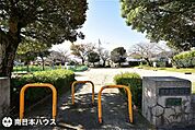 桜ヶ丘南公園【桜ヶ丘南公園】鹿児島市桜ヶ丘5丁目にある公園ですトイレ、広場、遊具あり 320m