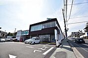 コープかごしま　西陵店【コープかごしま西陵店】鹿児島市西陵1丁目にあるスーパーです。コープかごしまは鹿児島市内に10店舗、県内19店舗営業中。西陵店は、2021年11月28日にリニューアル 620m