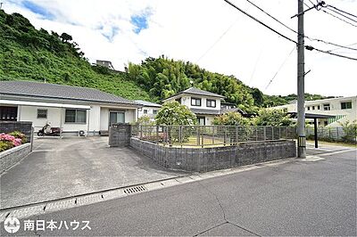 外観：南西向き道路【敷地面積118.81m2(35.94坪)】建築条件なし！