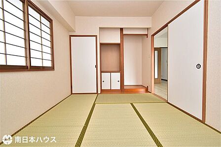 【和室】6帖の和室です!ふすまや障子の張替え、畳の表替えを行っています♪