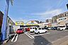 周辺：マツモトキヨシ原良店【マツモトキヨシ原良店】鹿児島市原良1丁目にあるドラッグストアです。駐車場19台営業時間　9：00～24：00取扱品　医薬品、化粧品、日用消耗品、菓子、食品、酒 400m