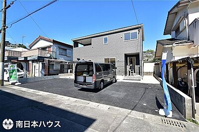 外観:南向き道路【敷地面積178.16m2(53.89坪)】駐車5台分!即日現地のご案内可能です♪ 外観:南向き道路【敷地面積178.16m2(53.89坪)】駐車5台分!即日現地のご案内可能です♪