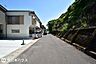 その他：【前面道路】南向きの前面道路幅は約4.7ｍです！交通量の少ない団地内の道路で静かな住環境です♪