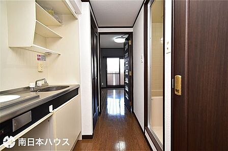【廊下】玄関から洋室までの廊下です!