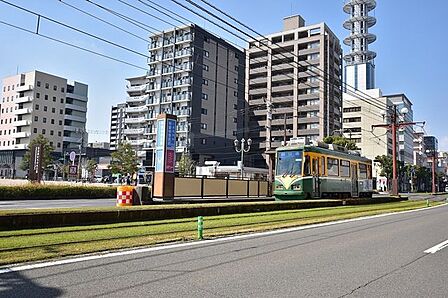 【市電/甲東中学校前電停】鹿児島市加治屋町、樋之口町にある鹿児島市電の電停です。 340m