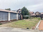現況外観写真です。現在は倉庫と植栽がありますが、撤去してお引渡しです！