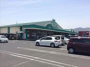 ラピタ ひらた店【営業時間】9:00〜20:00JAが運営する地元密着のスーパーです。ファーマーズコーナーの商品は地元の生産者の直売所です。たまに刃物研ぎの催しあり。 482m
