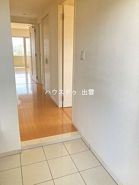 玄関にはシューズボックスもあり靴がたくさん収納できるので玄関をきれいにすっきりつかうことができますね。