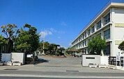 金田小学校 900m