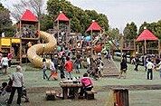 平塚市総合公園 350m