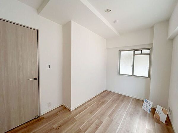 洋室を拡大表示