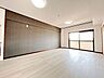 リビング/ダイニング：小倉北区都　エクレール到津　●エレベーター●オートロック●都市ガス●駐車場●駐輪場