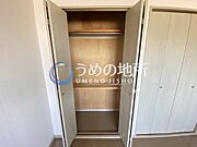 洋室収納3