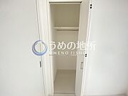 洋室　収納