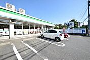 ファミリーマート影取鉄砲宿店 徒歩9分。 700m