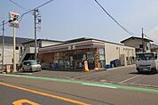 セブンイレブン横浜桜ヶ丘1丁目店 徒歩4分。 300m