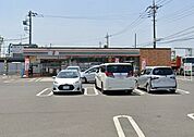 セブンイレブン大和上和田中央店 徒歩8分。 650m