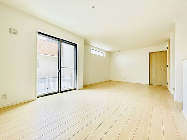 リビング/ダイニングを拡大表示