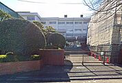 藤沢市立湘南台中学校 徒歩13分。 1020m