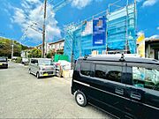 前面道路含む外観