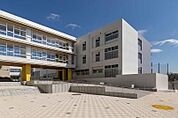 緑園義務教育学校 徒歩6分。 410m