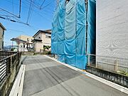 前面道路含む外観