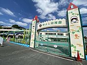仲よし幼稚園 徒歩12分。 950m