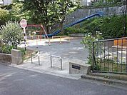岡津田向公園 徒歩5分。 330m