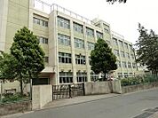 大和市立南林間中学校 徒歩11分。 810m
