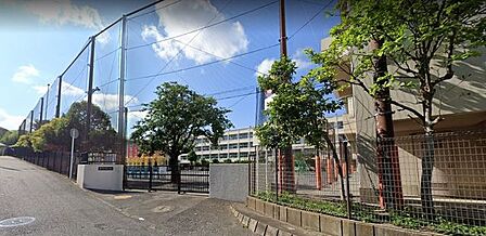 横浜市立坂本小学校 徒歩16分。 1230m