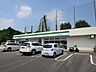 周辺：ファミリーマート 深谷中学校前店 徒歩5分。 350m
