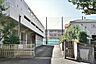 周辺：横浜市立岩崎中学校 徒歩13分。 1000m