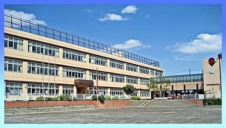 大和市立引地台小学校 徒歩15分。 1200m