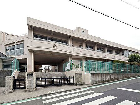 横浜市立さちが丘小学校 徒歩6分。 410m