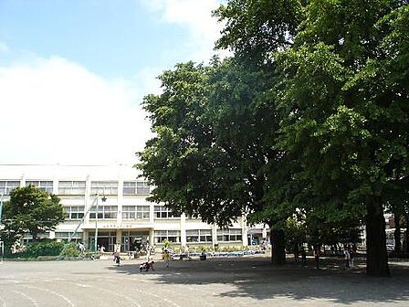 大和市立大和小学校 徒歩6分。 460m