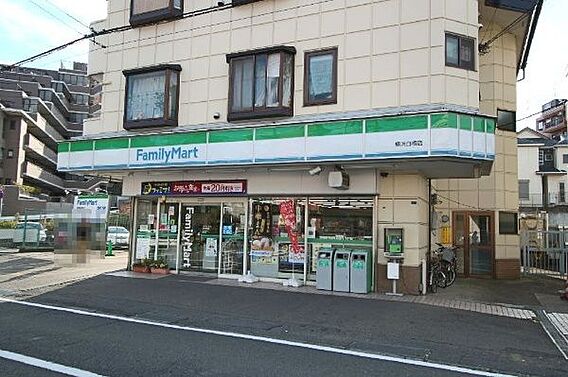 ファミリーマー...