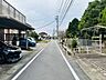 外観：前面道路含む現地写真