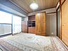 室内：【和室】南向きにつき窓から日差しが差し込み明るく日当たり良好なお部屋です♪