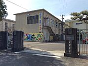 東浦中学校まで　3000m　徒歩約38分●多国籍の生徒も多く、総生徒数の多い学校。部活動の種類も多く、大会で好成績を残している部活動もあります。