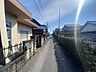 外観：前面道路含む現地写真