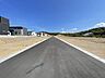 外観：前面道路含む現地写真