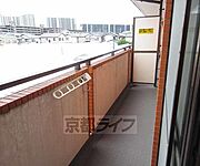 広いバルコニです。
