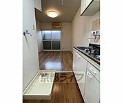玄関から見たお部屋のお写真です。