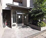 広い入り口です。