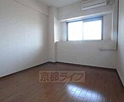 広々とした部屋です。