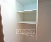キッチン上収納。