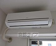 嬉しいエアコン付き・・
