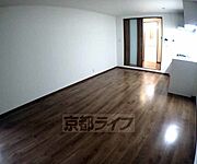 フローリングでとても綺麗なお部屋です